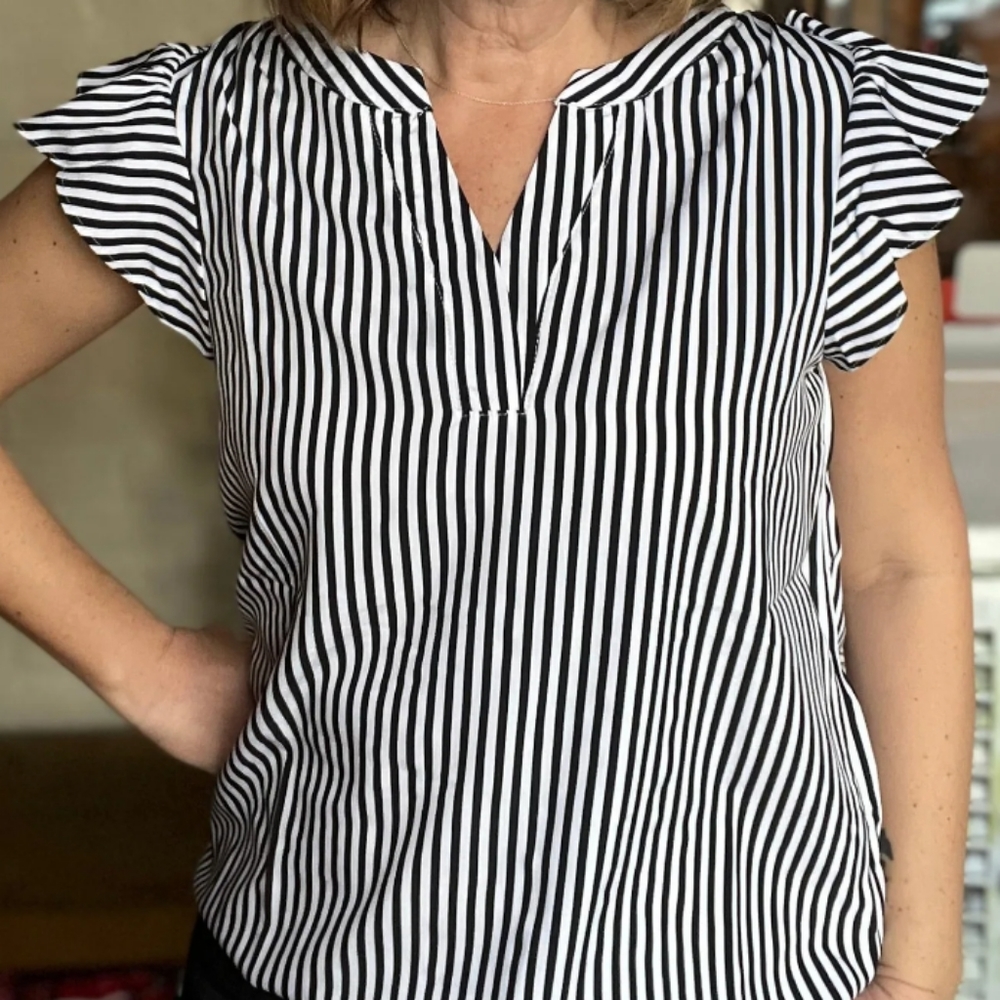 Andrew By Unit Stripe Flutter Short Sleeve Top Si… - image 1